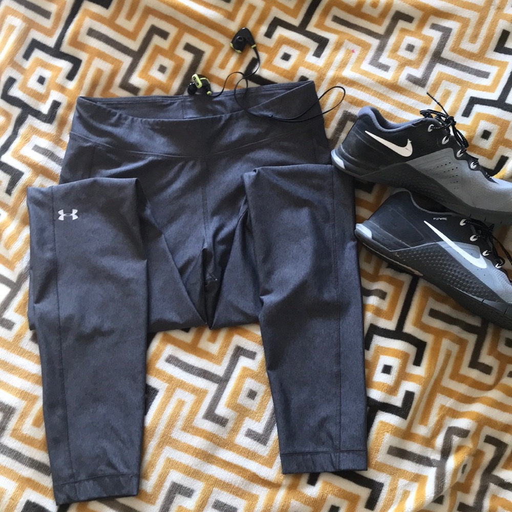 {UNDER ARMOUR}  Heather grey full length yoga pant